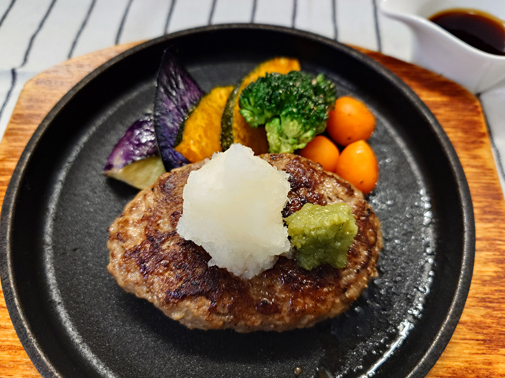 季節の手ごねハンバーグセット