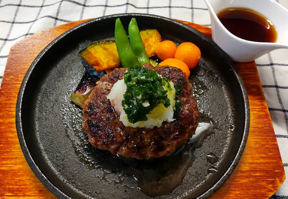 季節の手ごねハンバーグセット