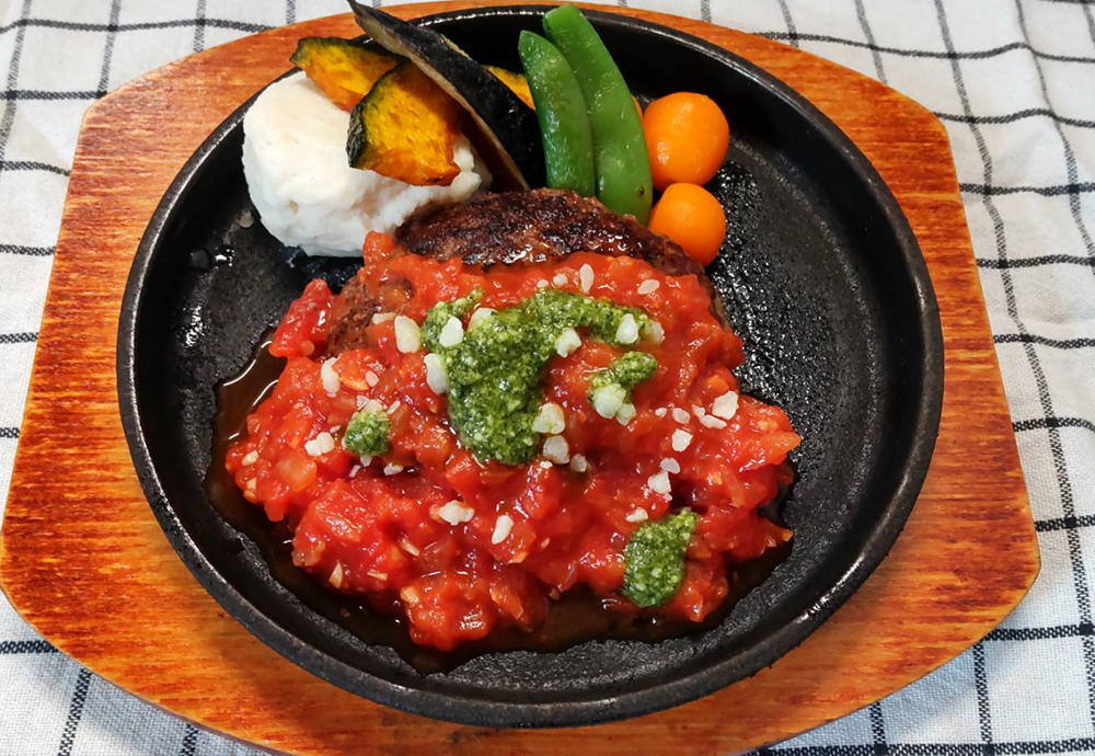季節の手ごねハンバーグセット